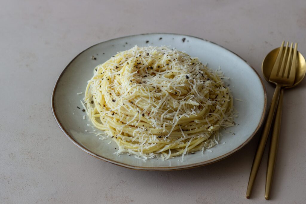 Spaghetti Cacio e Pepe com Queijo Montanhês